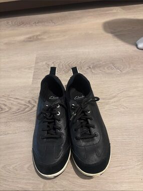 Clarks Black Lace-Up Casual Sneakers